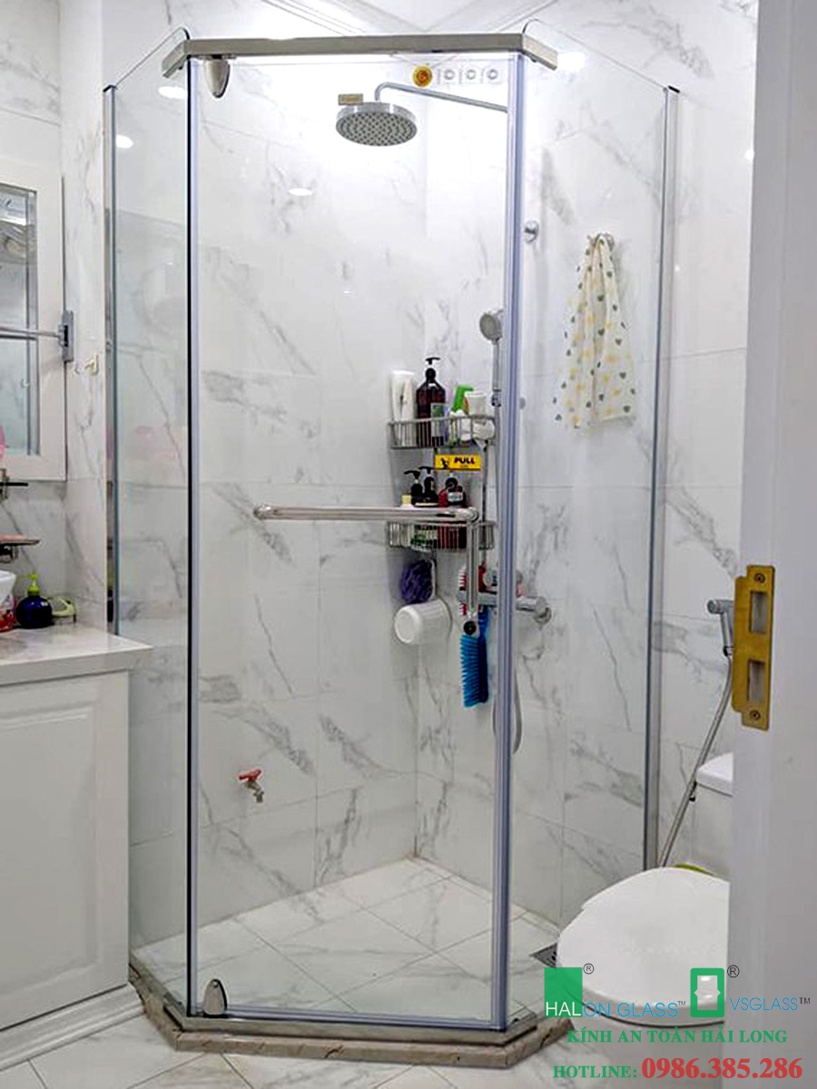 Vách kính nhà tắm đẹp mở 135 độ