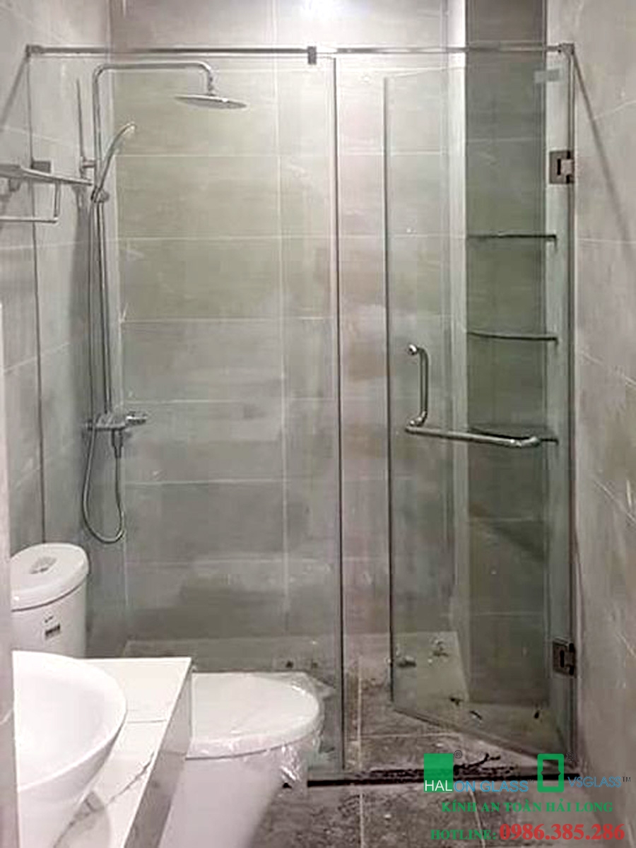 Vách kính phòng tắm mở 90 độ